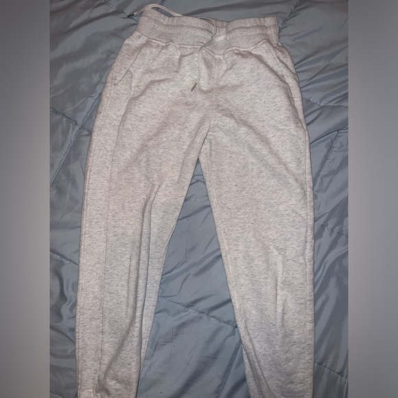 Size 6 lulu joggers - Picture 1 of 2
